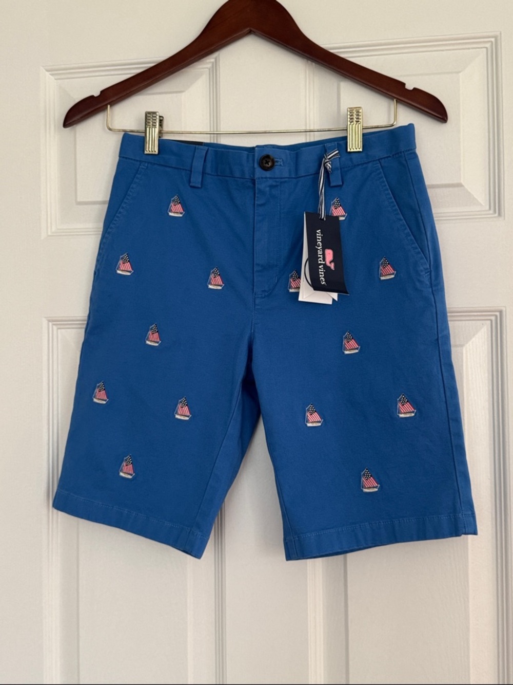 Vineyard Vines embroidered Breaker shorts